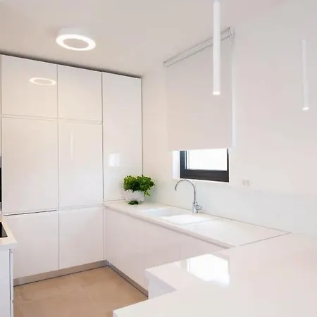 Luxurious With Modern Interior And Pool * טרוגיר